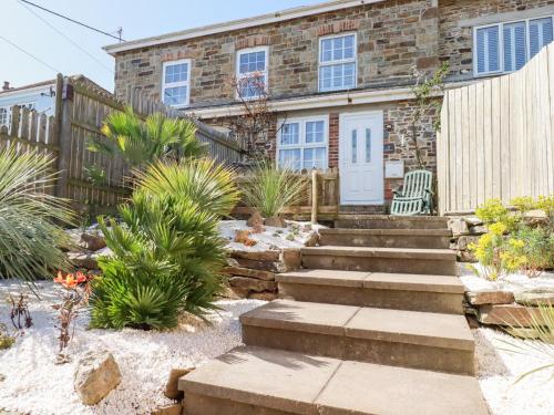 Alma House 2 — 4-Star Luxury Hotel in Perranporth, United Kingdom