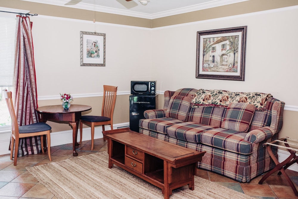 Benn Conger Inn - photo 11