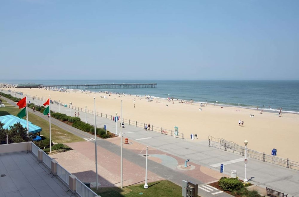 Hampton Inn Virginia Beach Oceanfront South - photo 86