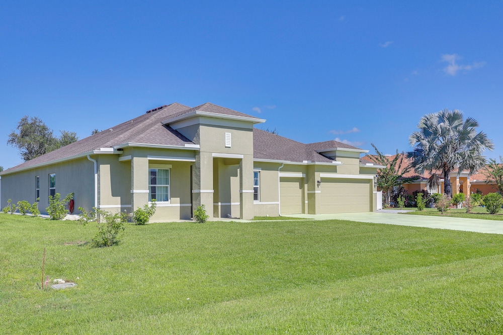 2 Mi to Golf Punta Gorda Gem w Pet friendly Yard in Punta Gorda, United States