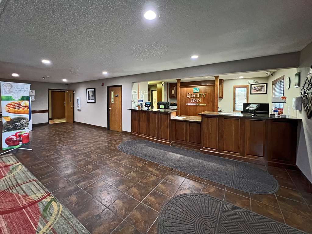 Quality Inn Mitchell I 90 — Mitchell — photo 4