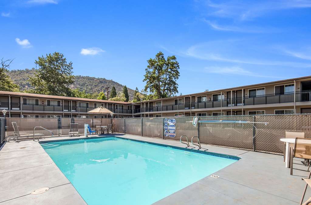 Econo Lodge Inn & Suites Yreka - photo 22