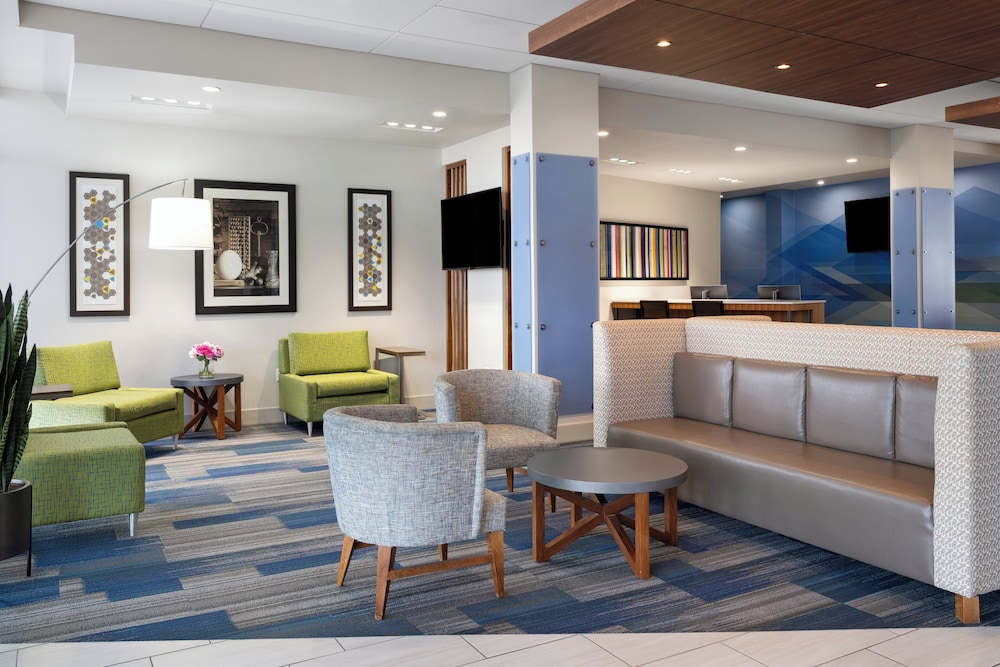 Holiday Inn Express & Suites Madison West Middleton - photo 64