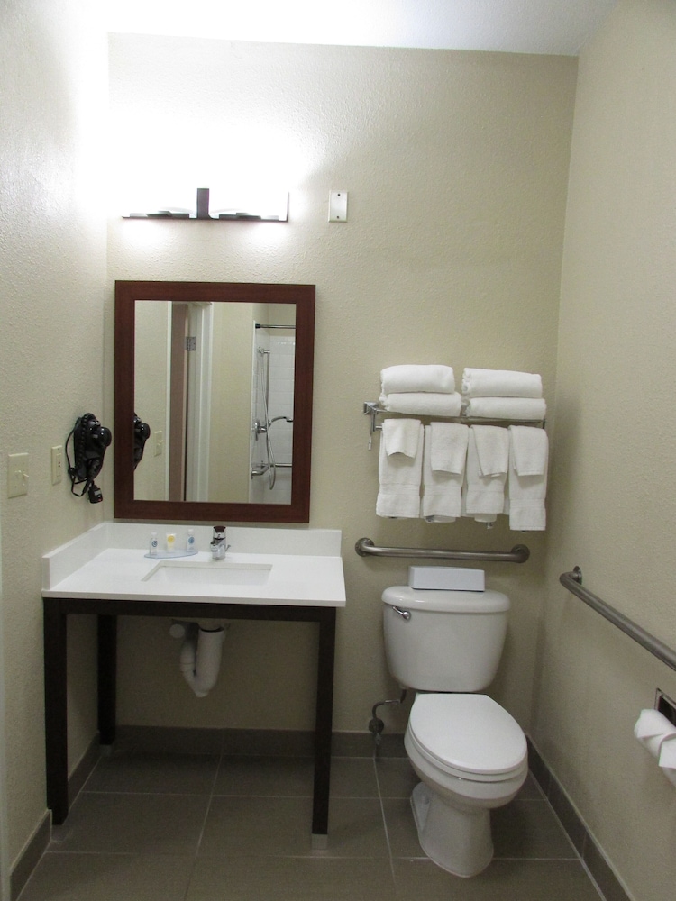 Comfort Inn Wichita Falls Near University - photo 18