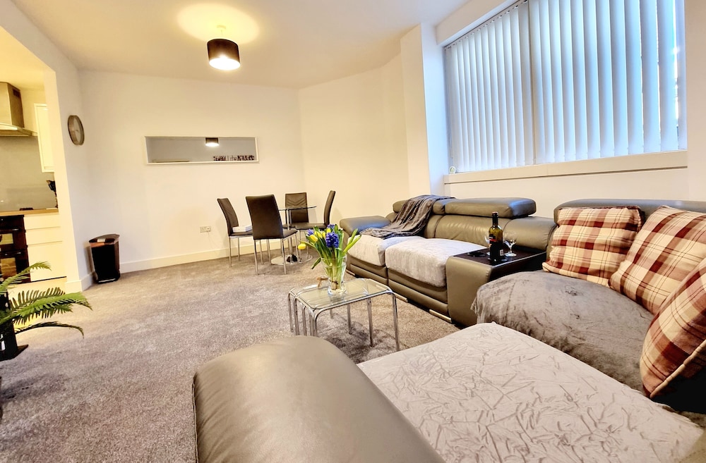 Beautiful 2 bed Apartment in Milton Keynes — 4-Star Luxury Hotel in Milton Keynes, United Kingdom