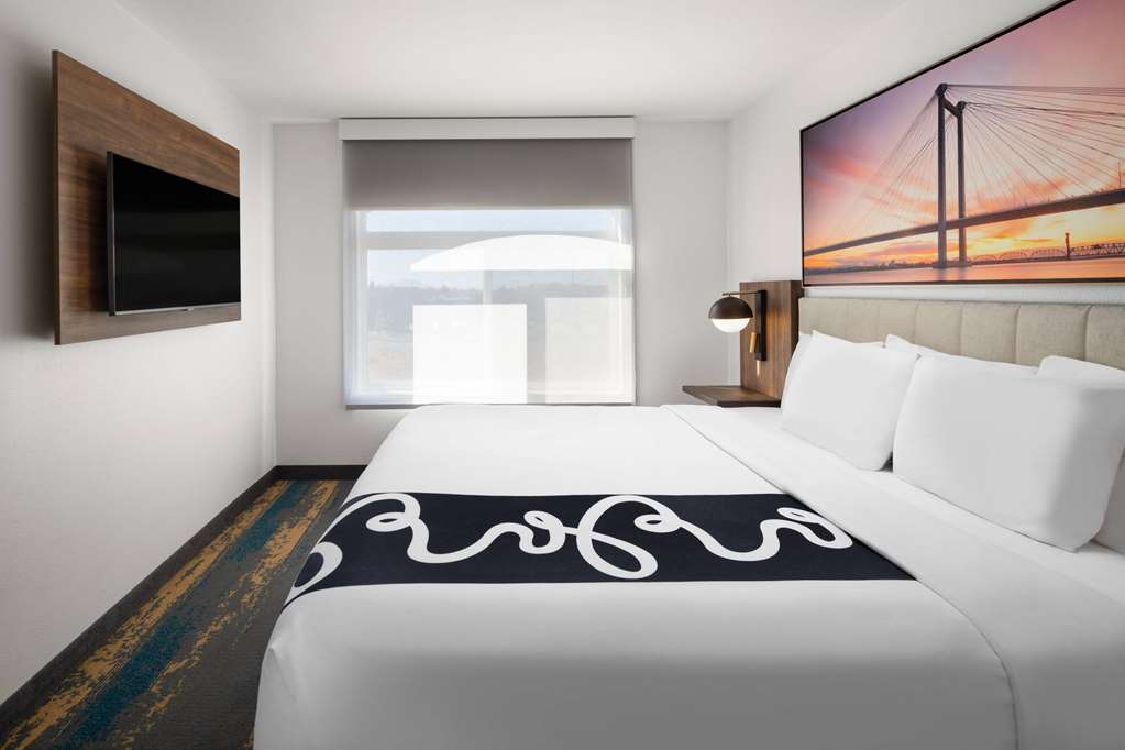 La Quinta Inn & Suites by Wyndham Kennewick - photo 33