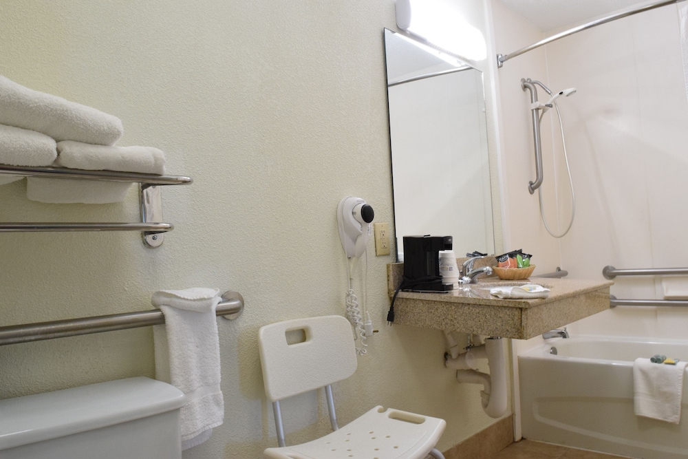 Ramada by Wyndham Savannah Gateway - photo 19