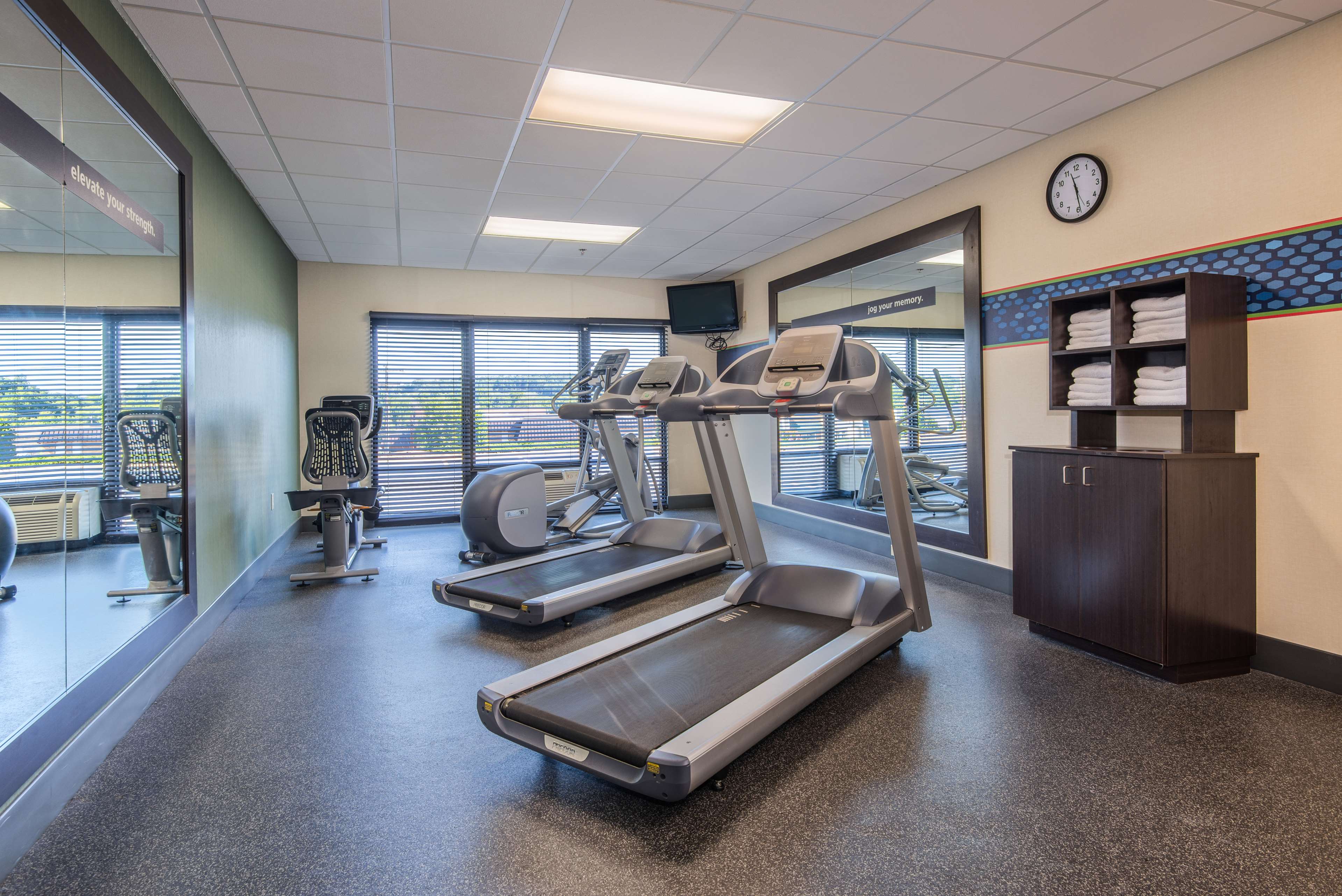 Hampton Inn Wilkesboro - photo 14