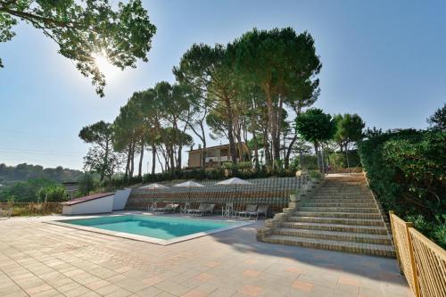 Villa Lucilla Rooms and Pool — 4-Star Luxury Hotel in Potenza Picena, Italy