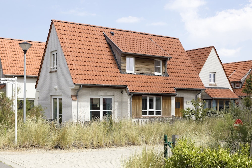 Villa two Bathrooms and a Washing Machine Near Ostend — 4-Star Luxury Hotel in Bredene, Belgium