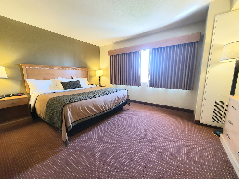 AmeriVu Inn & Suites Waconia - photo 26