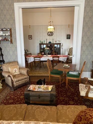 B Street House Inn