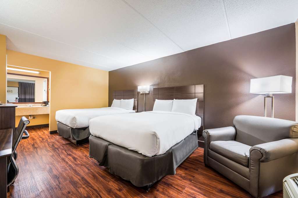 Econo Lodge Columbus near Airport - photo 9