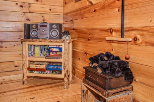 Beary Cozy Hot Tub Fireplace Free attraction Tickets - photo 6