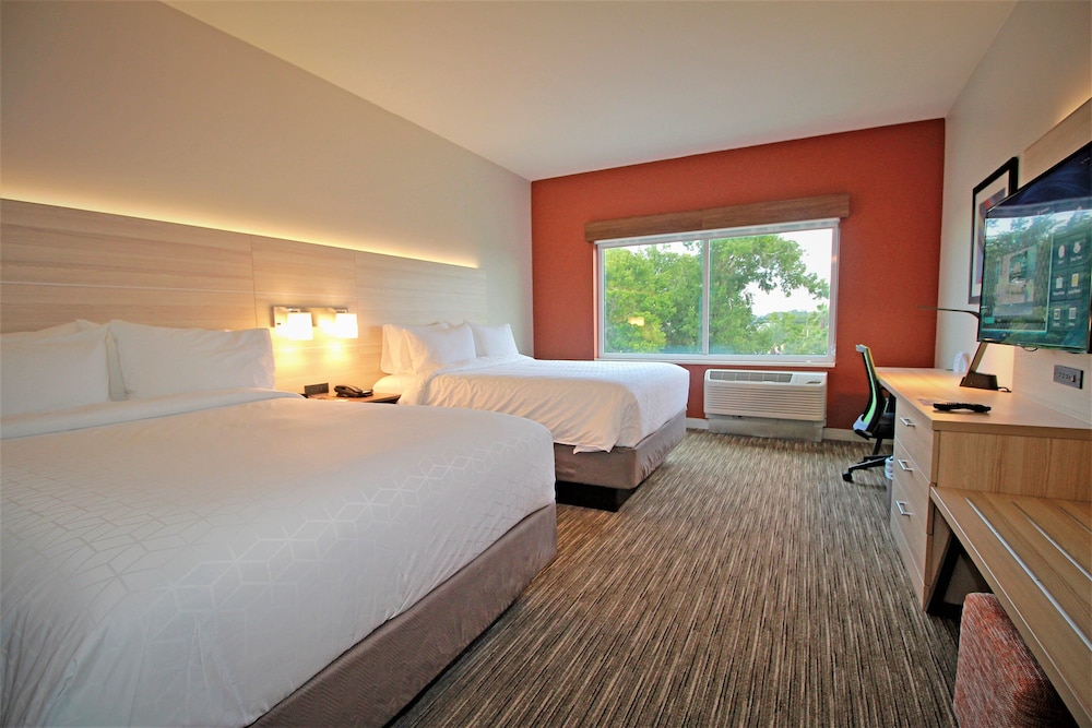 Holiday Inn Express & Suites Ocala by IHG - photo 15