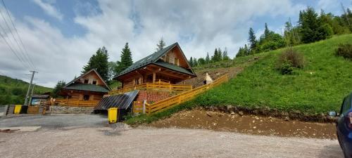 Štýlový Zrub Martina B s pieckou a kúpacou kaďou — Zdiar — photo 2