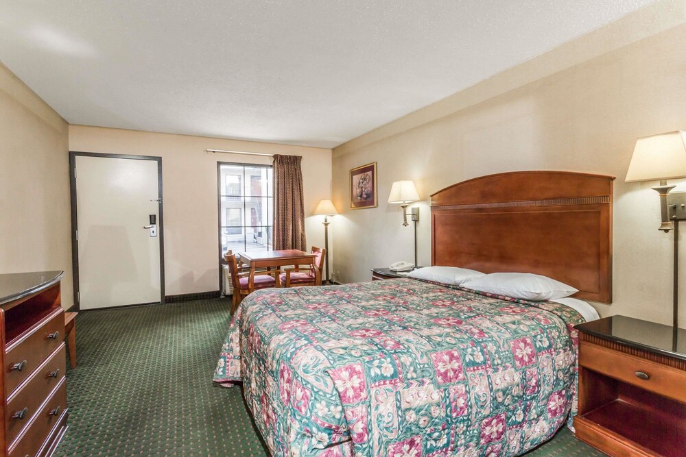 Days Inn by Wyndham Camp Springs Andrews AFB DC Area - photo 5