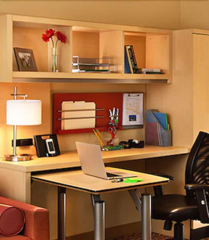 TownePlace Suites by Marriott Laredo - photo 4