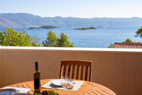 House Fidulic Apartment the Lavender — 4-Star Luxury Hotel in Lumbarda, Croatia