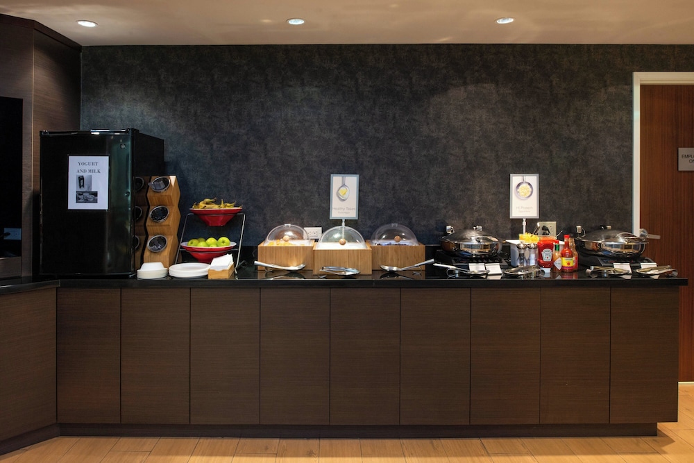 Fairfield Inn & Suites Cedar Rapids - photo 44
