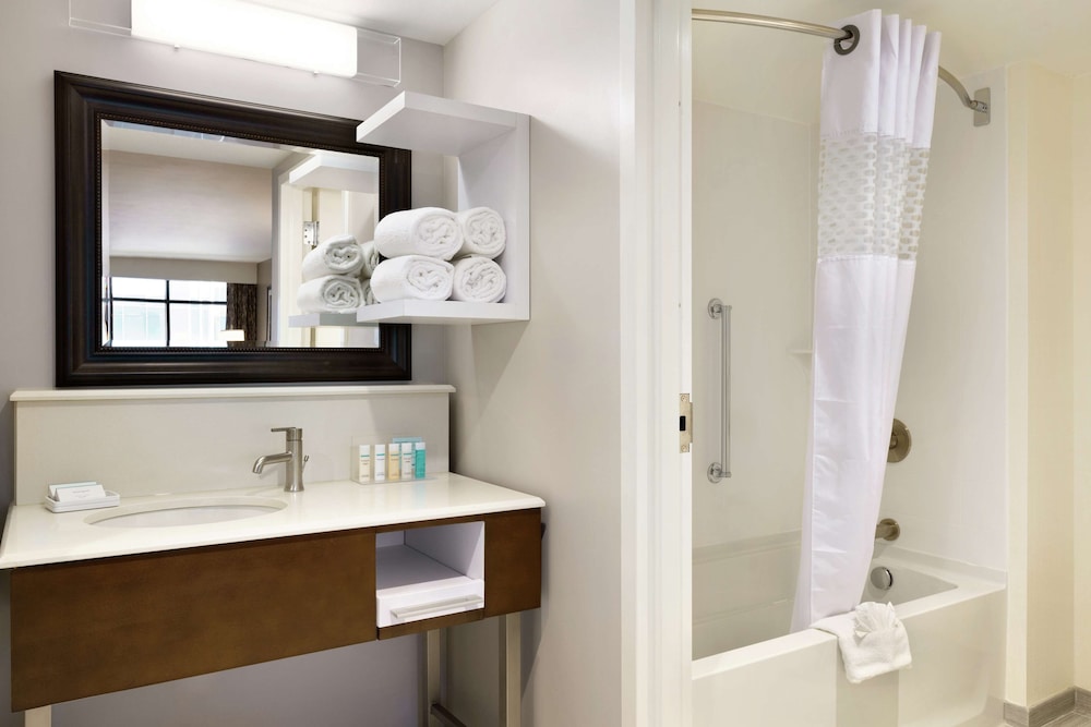 Hampton Inn & Suites Nashville Downtown - photo 47