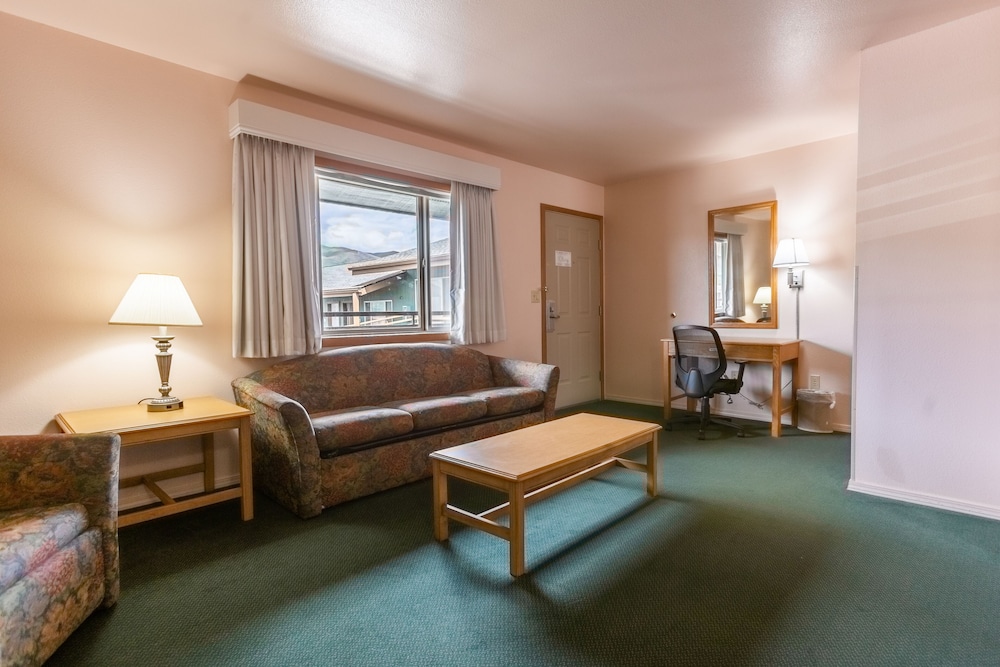 RiverTree Inn & Suites - photo 7