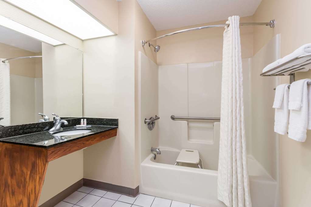 Baymont by Wyndham Waycross - photo 8
