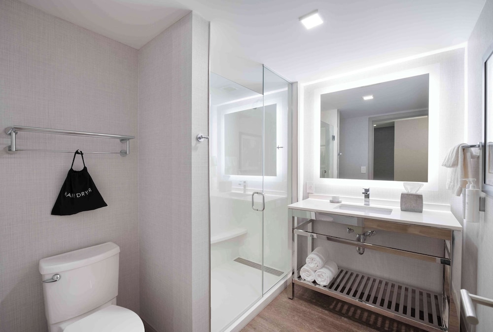 Homewood Suites by Hilton Boston Logan Airport Chelsea - photo 24