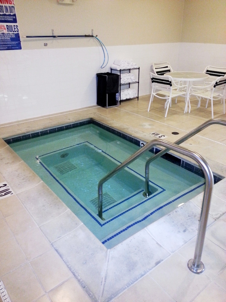 Hilton Garden Inn Victorville - photo 11