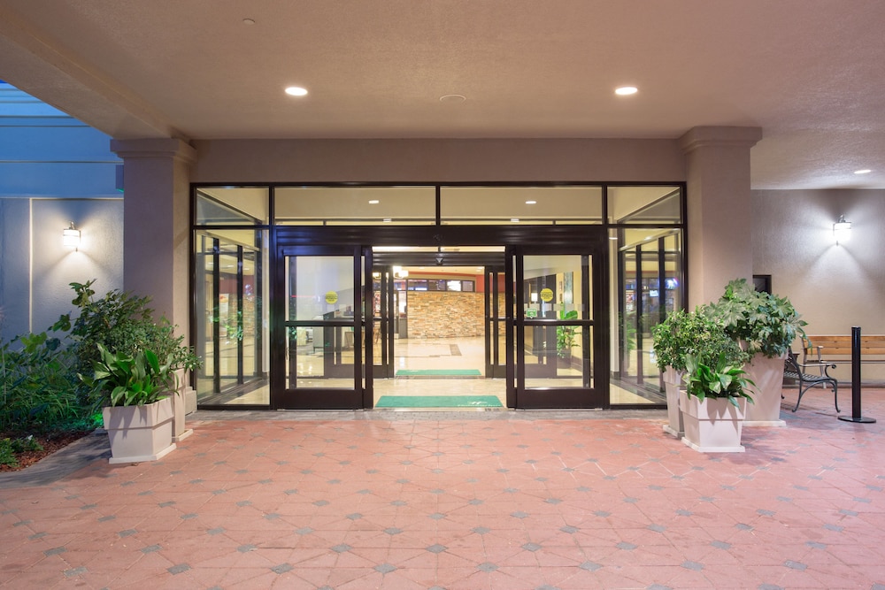 Wyndham Grand Executive Center Little Rock Airport - photo 42