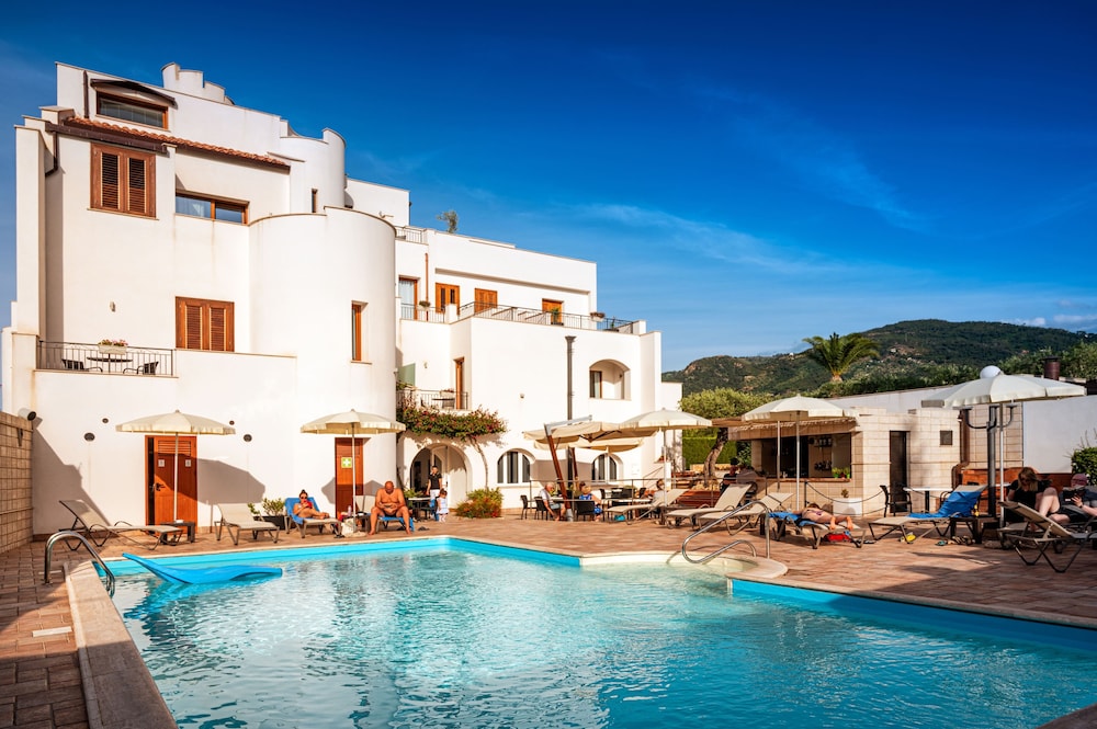 Hotiday Cefalù Mazzaforno — carbon neutral stay, Cefalu