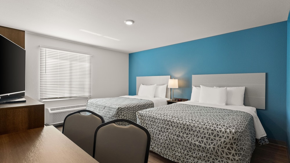 WoodSpring Suites Greeley - photo 12