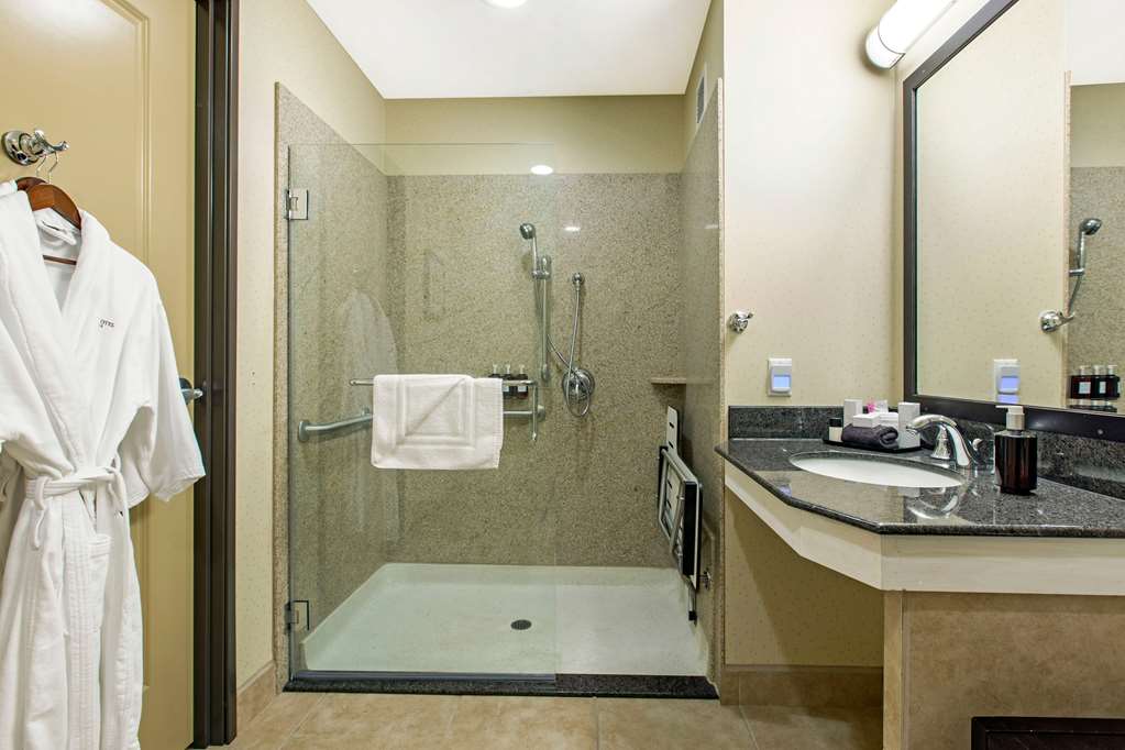 The Oaks Hotel & Suites - photo 37