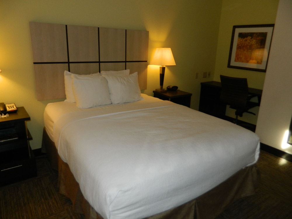 Candlewood Suites Harrisburg Hershey an IHG Hotel - photo 4