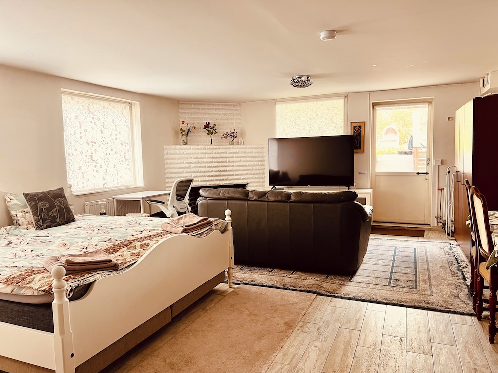Charming Studio Flat In Sollentuna Stockholm 19004363 — Sollentuna