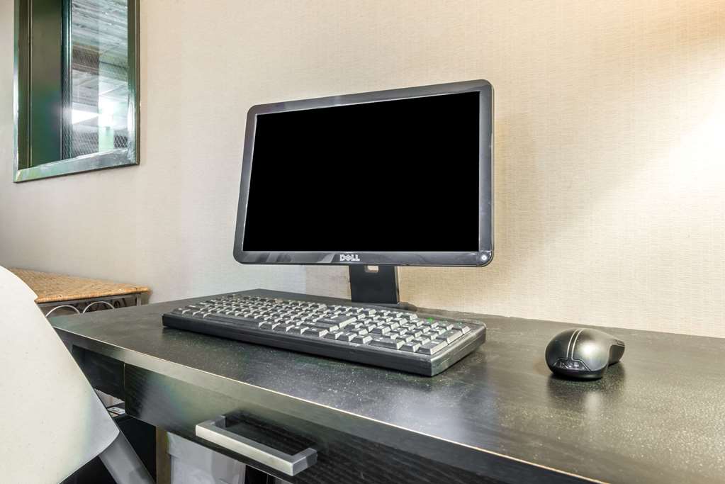 Super 8 by Wyndham Salina I 70 - photo 39