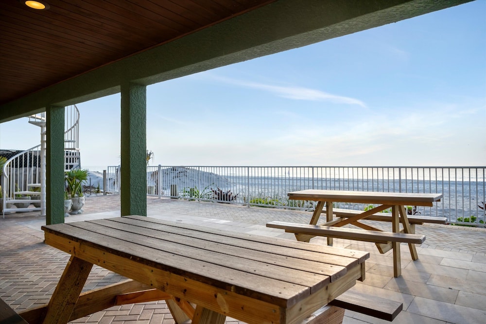 Stones Throw Beachfront Luxury Suites - photo 87