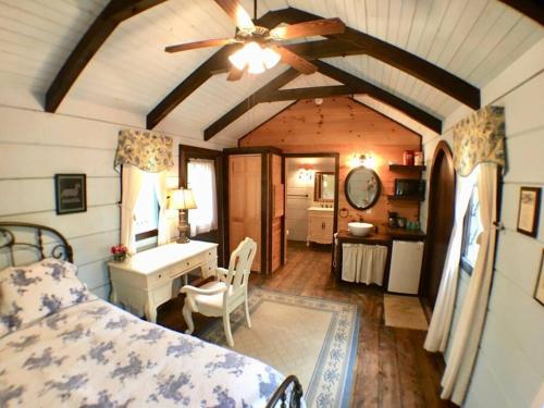 Tiny Home Cottage Near the Smokies #7 Tilly - photo 7