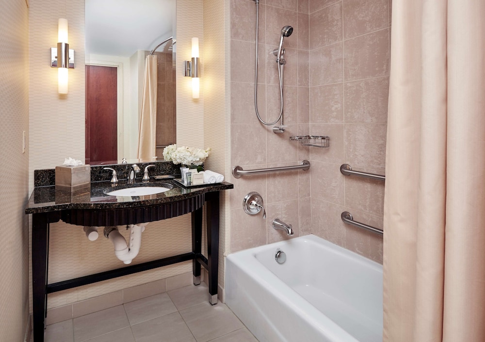 Hilton Baltimore Inner Harbor - photo 36