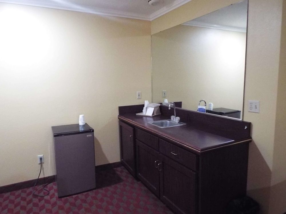 SureStay Hotel by Best Western King City - photo 12