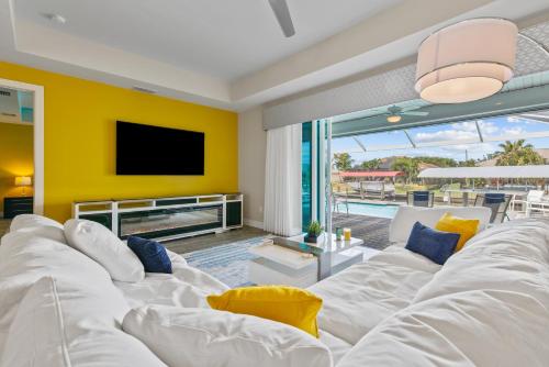 Villa Dandelion — 4-Star Luxury Hotel in Cape Coral, United States