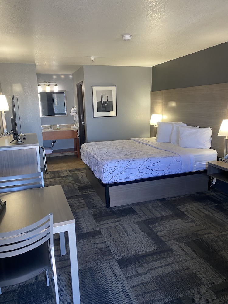 GreenTree Inn of Prescott Valley - photo 11