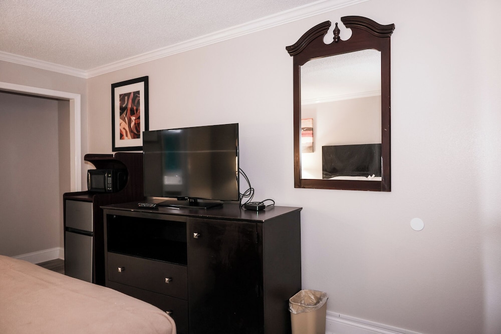 Riverside Inn & Suites by OYO Danville Ceaser Casino - photo 30