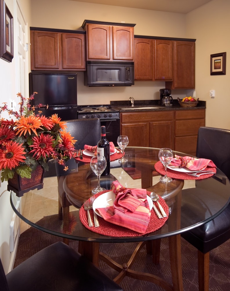 Stratford Suites - photo 7