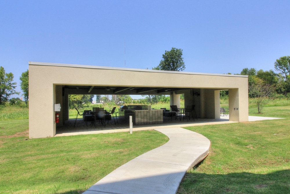 Candlewood Suites Memphis East by IHG - photo 26