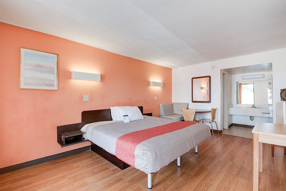 Motel 6 High Point - photo 14