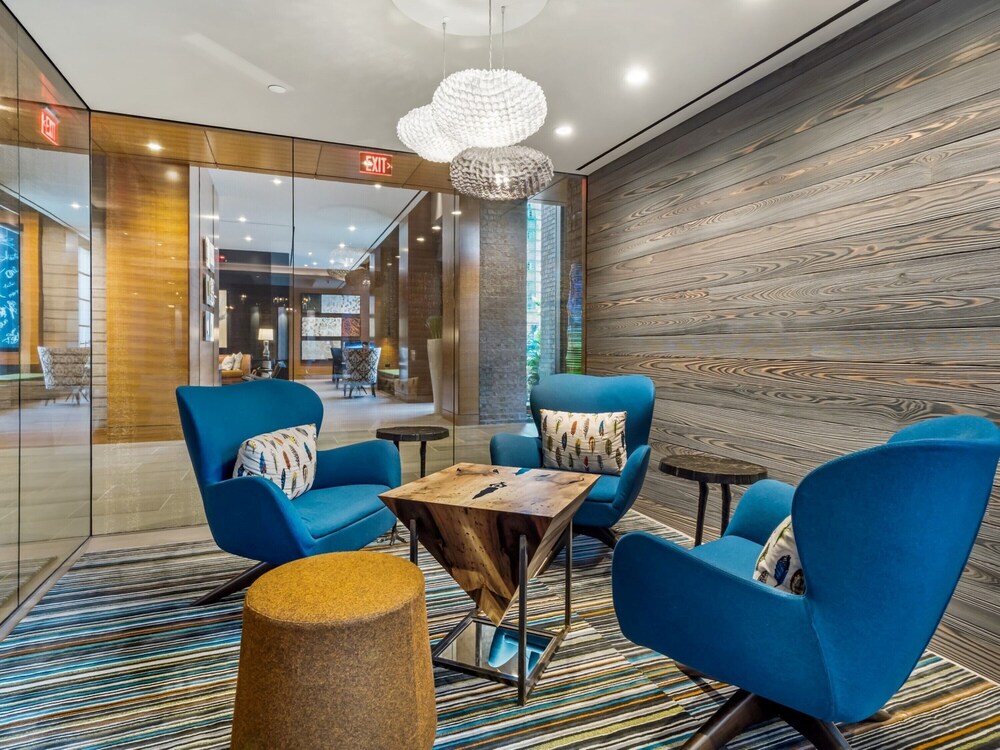 Global Luxury Suites at Reston Town Center - photo 18