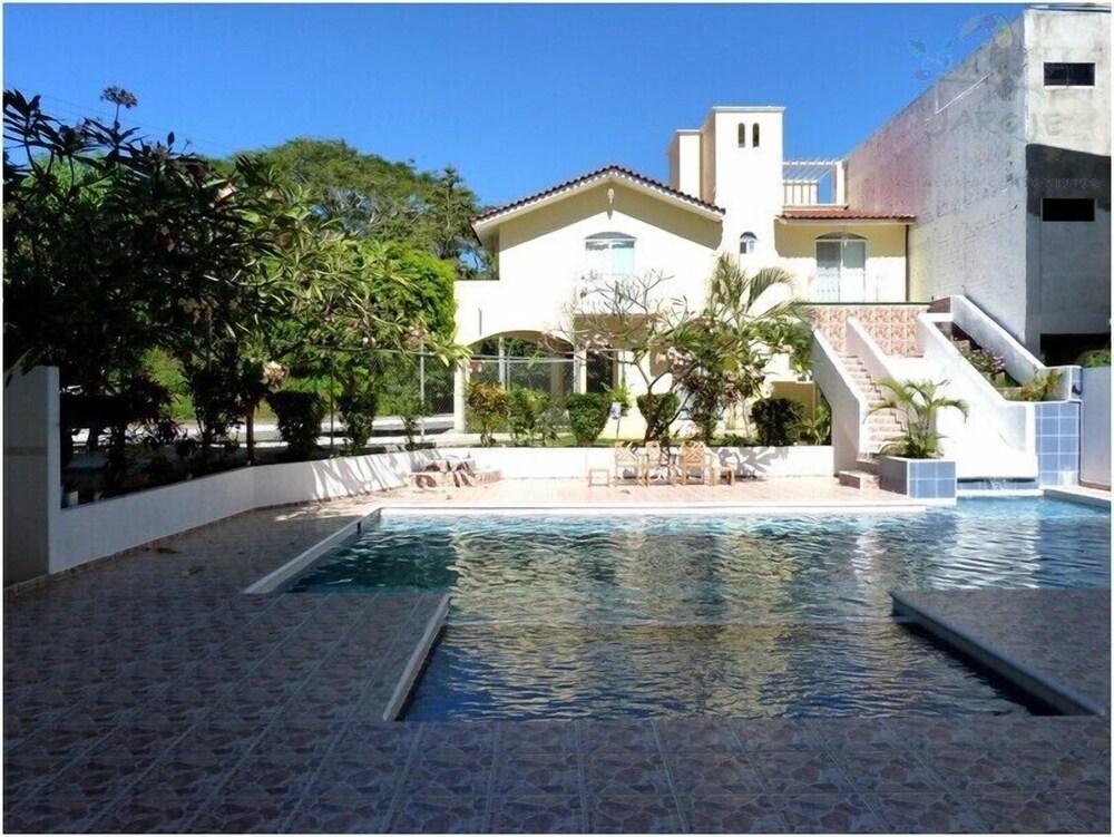 Hotel Jaroje Chahue in Santa Maria Huatulco, Mexico
