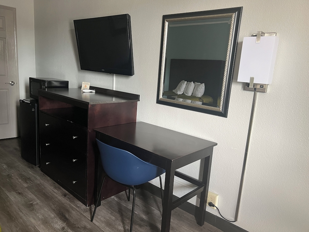 Americas Best Value Inn Pontotoc - photo 9