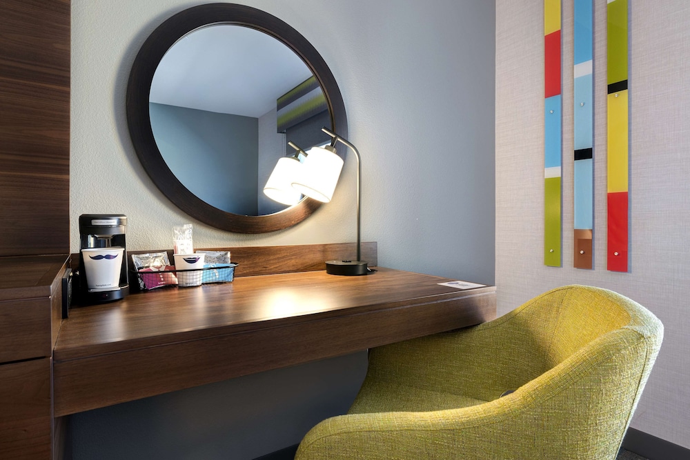 Hampton Inn & Suites by Hilton Marina - photo 15